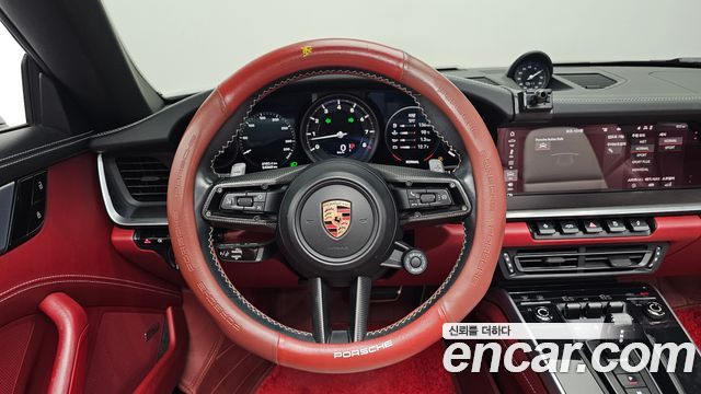 Porsche 911 2020 — photo 19