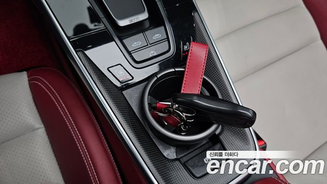 Porsche 911 2020 — photo 23