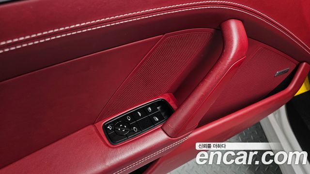 Porsche 911 2020 — photo 24