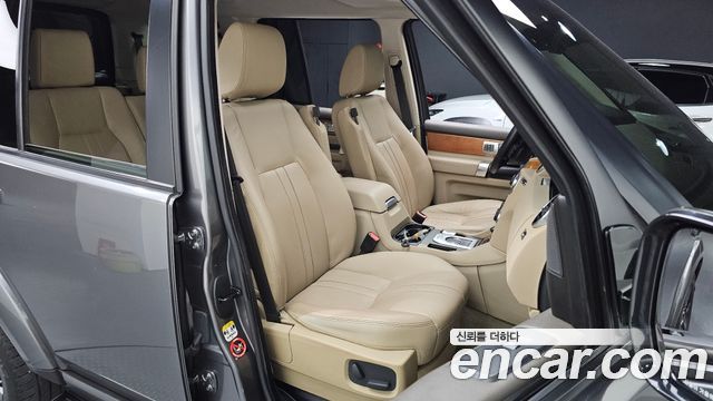 Land Rover Discovery 2015 — photo 10