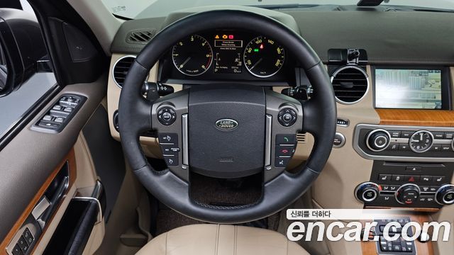 Land Rover Discovery 2015 — photo 13