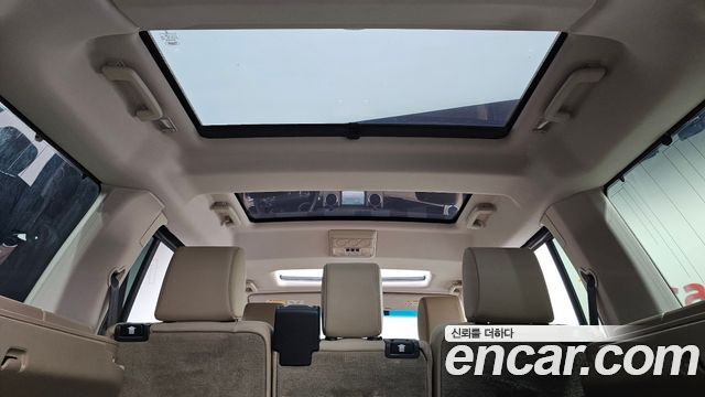 Land Rover Discovery 2015 — photo 17