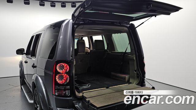 Land Rover Discovery 2015 — photo 20