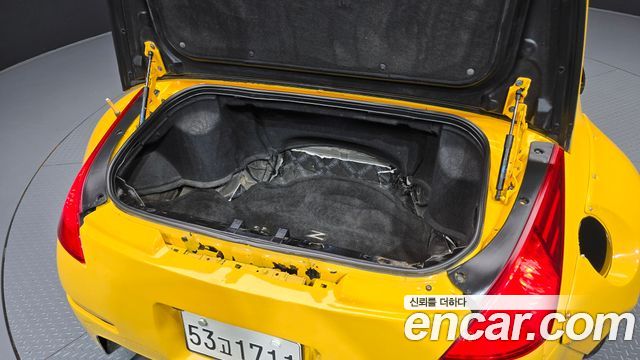 Nissan 350Z 2004 — photo 18
