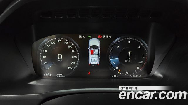 Volvo XC90 2019 — photo 8