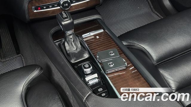 Volvo XC90 2019 — photo 9