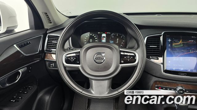 Volvo XC90 2019 — photo 13