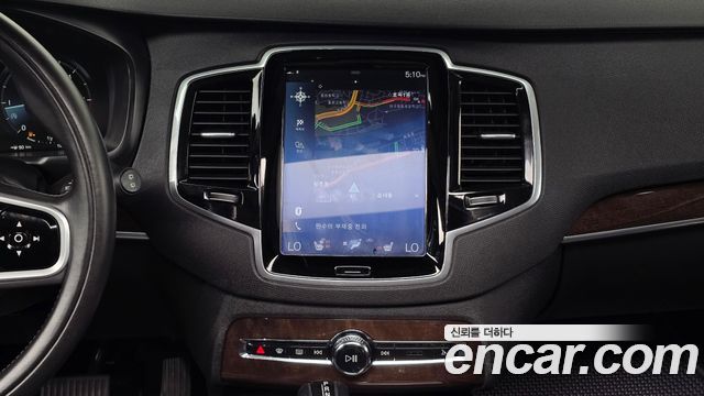 Volvo XC90 2019 — photo 17