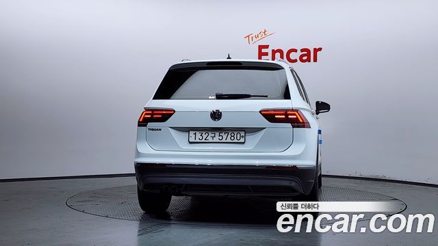 Volkswagen Tiguan 2020 — photo 4