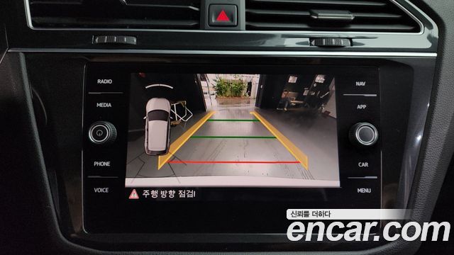 Volkswagen Tiguan 2020 — photo 20