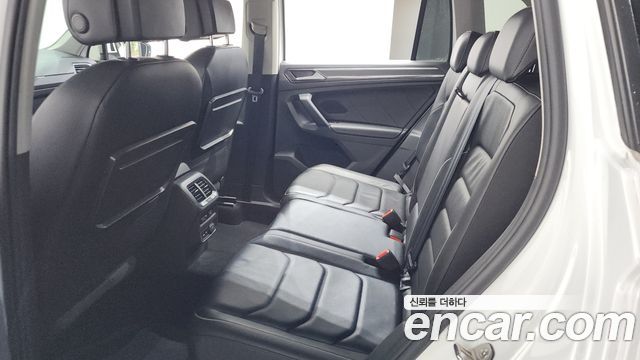 Volkswagen Tiguan 2020 — photo 26