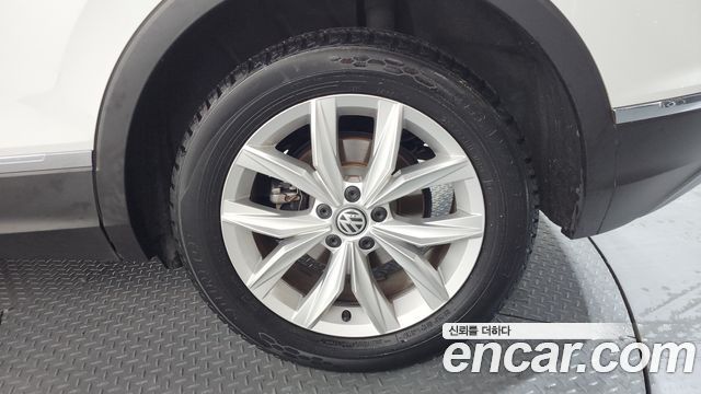 Volkswagen Tiguan 2020 — photo 7
