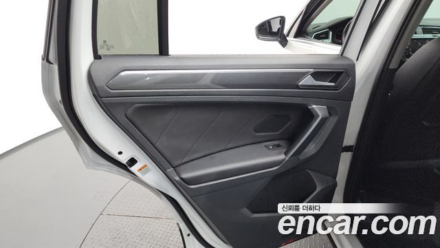 Volkswagen Tiguan 2020 — photo 15