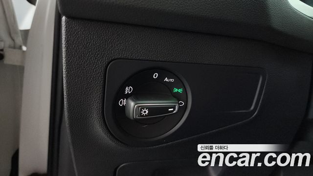 Volkswagen Tiguan 2020 — photo 29