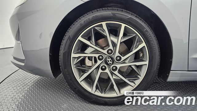 Hyundai AVANTE 2019 — photo 5
