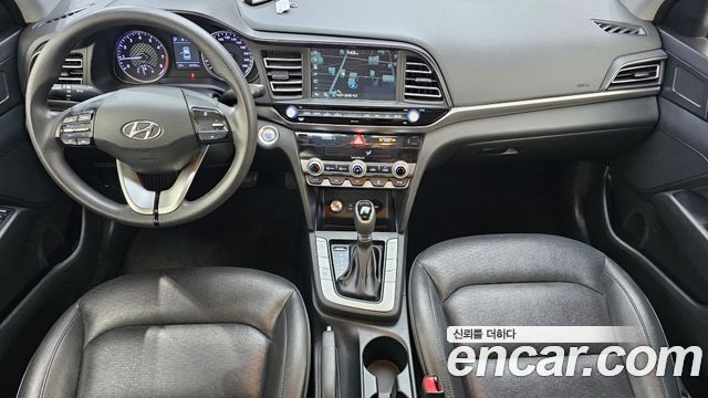 Hyundai AVANTE 2019 — photo 10