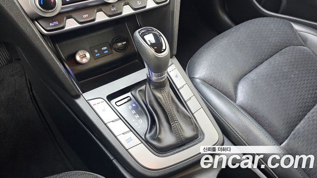 Hyundai AVANTE 2019 — photo 12