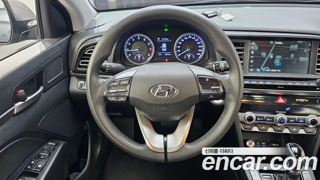 Hyundai AVANTE 2019 — photo 19