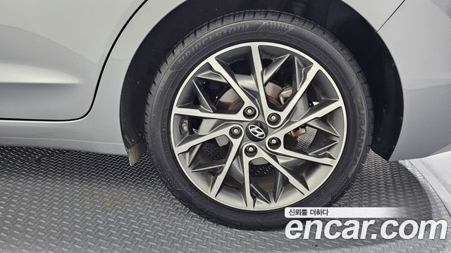 Hyundai AVANTE 2019 — photo 7