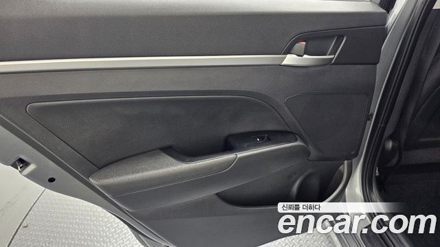 Hyundai AVANTE 2019 — photo 15