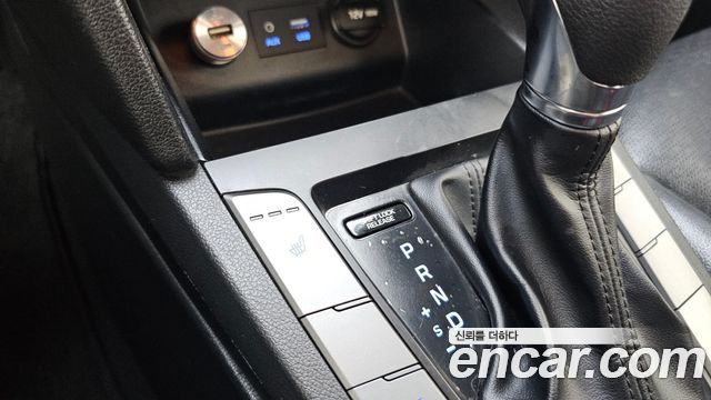 Hyundai AVANTE 2019 — photo 31