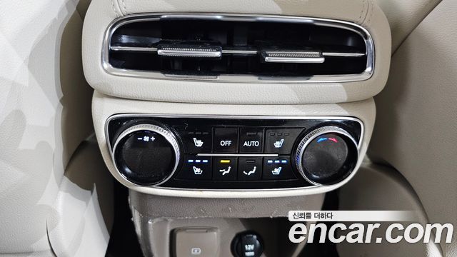 Genesis GV80 2023 — photo 18