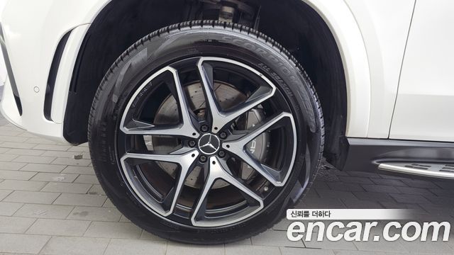 Mercedes-Benz GLE-Class 2020 — photo 5