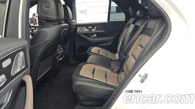 Mercedes-Benz GLE-Class 2020 — photo 16