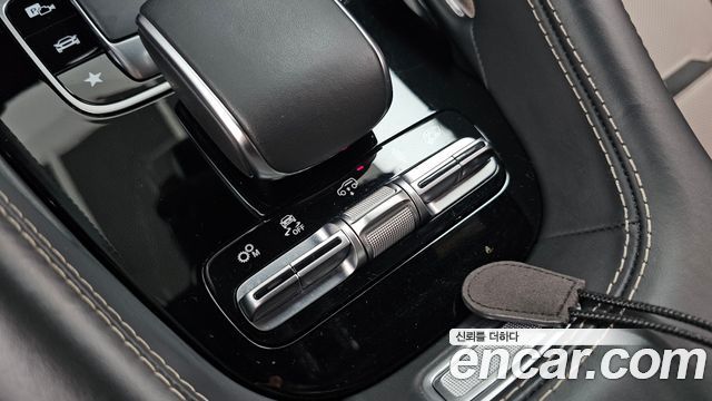 Mercedes-Benz GLE-Class 2020 — photo 27