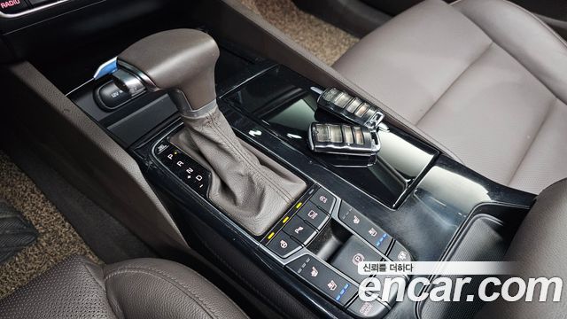 Kia K7 2018 — photo 12