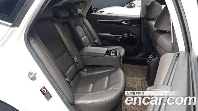 Kia K7 2018 — photo 17