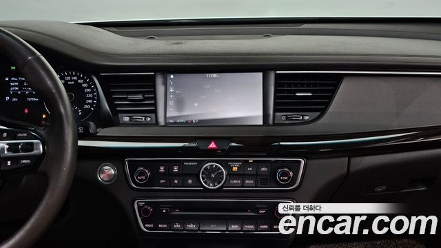 Kia K7 2018 — photo 19