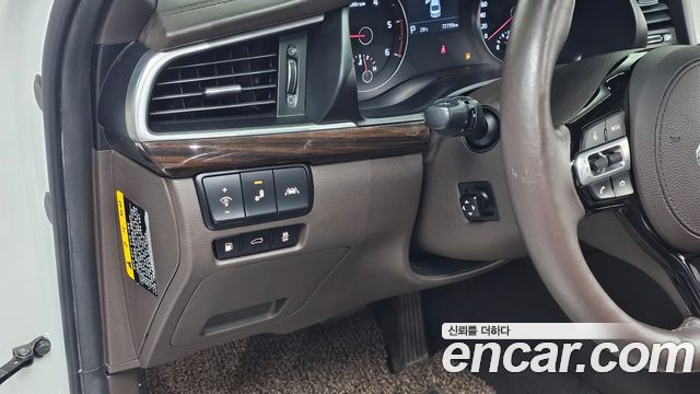 Kia K7 2018 — photo 21