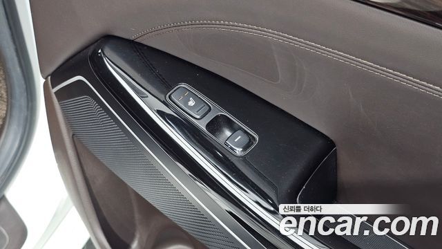 Kia K7 2018 — photo 22