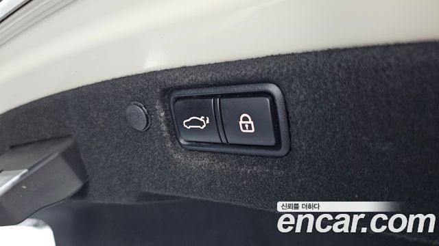 Kia K7 2018 — photo 24
