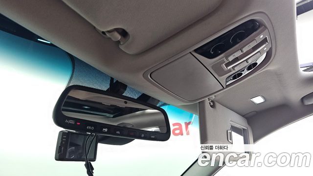 Kia K7 2018 — photo 26