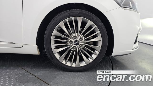 Kia K7 2018 — photo 7