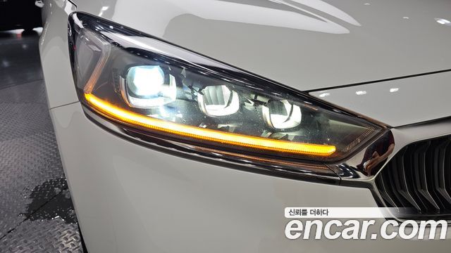 Kia K7 2018 — photo 8