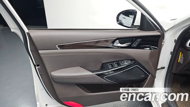 Kia K7 2018 — photo 14
