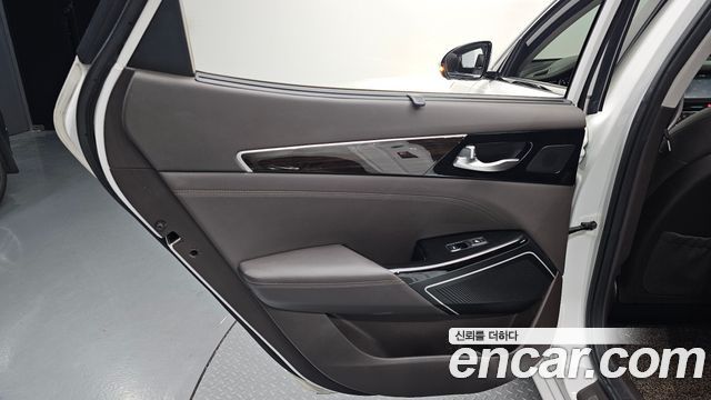 Kia K7 2018 — photo 15
