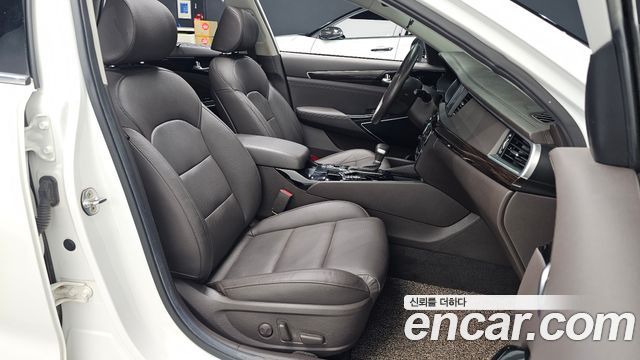Kia K7 2018 — photo 16