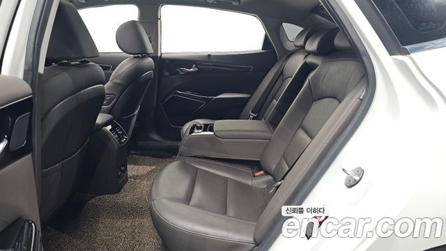Kia K7 2018 — photo 27