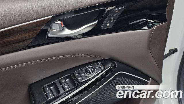 Kia K7 2018 — photo 30