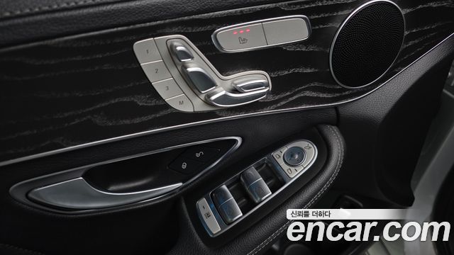 Mercedes-Benz C-Class 2016 — photo 18