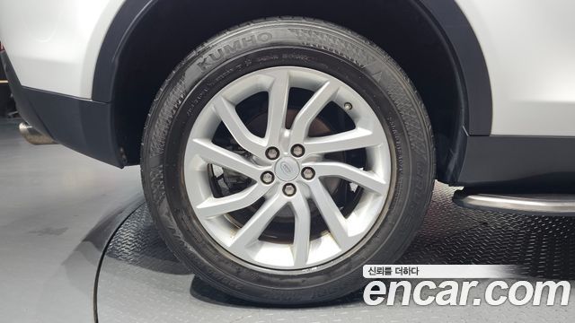 Land Rover Discovery Sport 2017 — photo 5