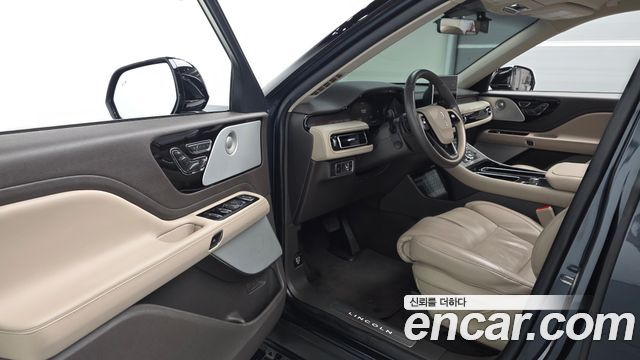 Lincoln Aviator 2022 — photo 13