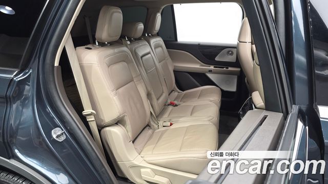Lincoln Aviator 2022 — photo 17