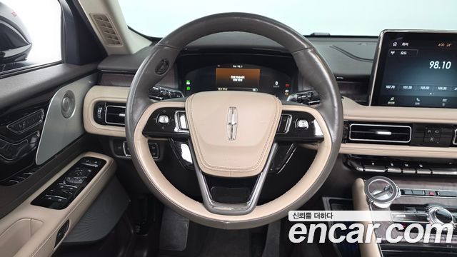 Lincoln Aviator 2022 — photo 18