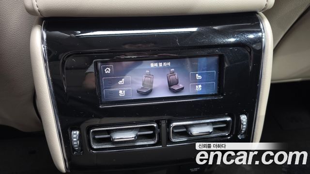 Lincoln Aviator 2022 — photo 25