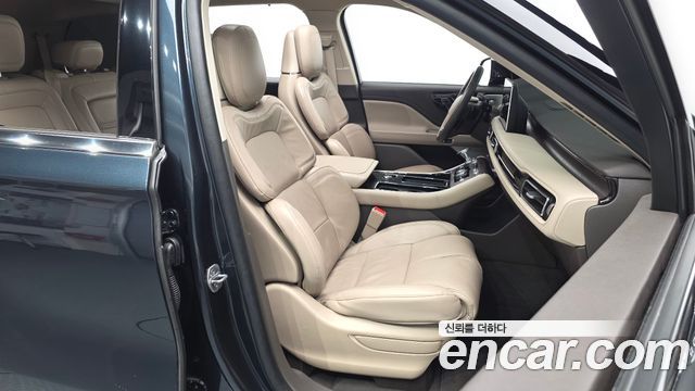 Lincoln Aviator 2022 — photo 16